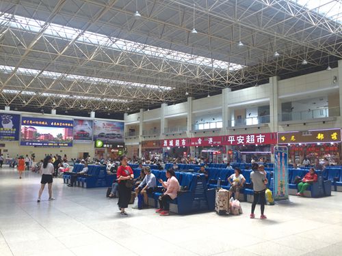 降价提升服务&nbsp;往返泸蓉几多选择(图2)