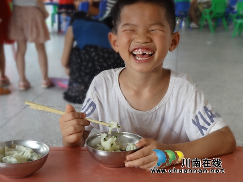 泸县百和幼儿园开展“巧手慧心&nbsp;创意无限”亲子活动(图2)