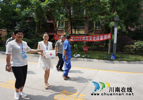 江阳区张坝街道彭湾社区开展消防安全演练(图2)