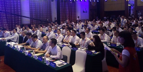 龙永图：自贸区建设着重在于“试验”(图2)