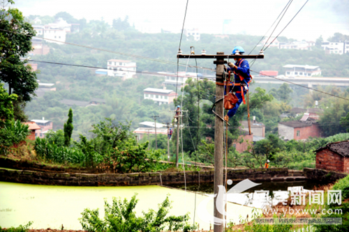 宜宾:高山“饮水”电助阵 3000村民喝上清水(图1) 宜宾:高山“饮水”电助阵 3000村民喝上清水(图1)