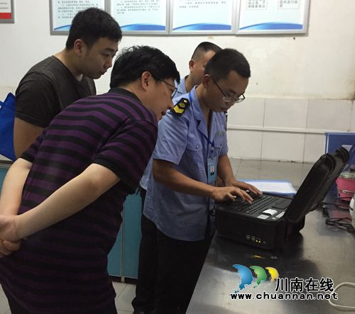 四川省食药监局调研合江镇食品快速检测工作(图2)