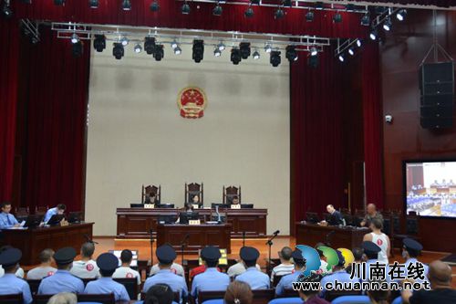 泸州：酒吧消费起纠纷引起多人打斗&nbsp;致1人重伤(图1)