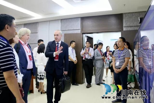 高端引智&nbsp;国外专家到泸州市人民医院参观考察(图11)