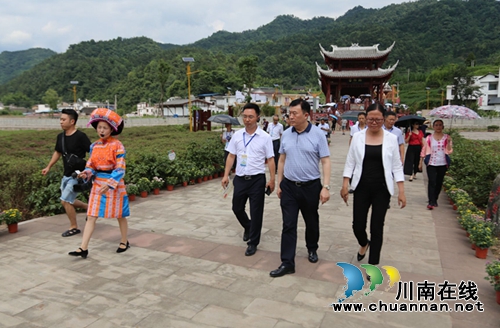 全省旅游扶贫工作现场推进会在古蔺召开(图18) 全省旅游扶贫工作现场推进会在古蔺召开(图18)