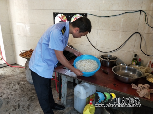 合江县合江镇多举措保障“荷塘荔色”旅游周食品安全(图2)