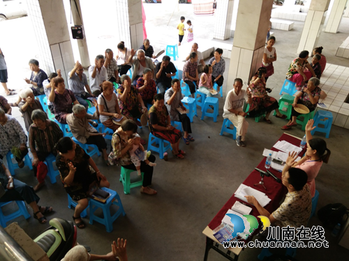 龙马潭区特兴街道街村社区开展干群大学访工作(图2)