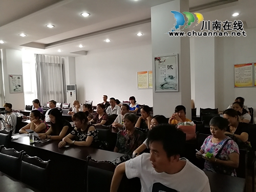 江阳区张坝街道彭湾社区开展宪法学习宣传教育活动(图2)