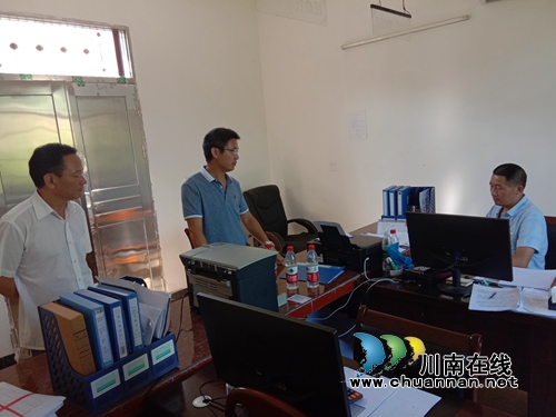 泸县潮河镇开展森林防火安全巡查(图1)