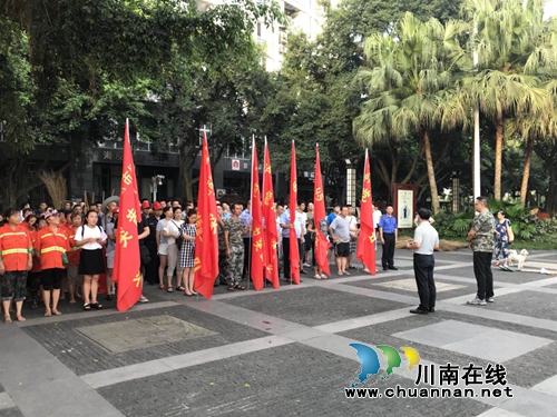 江阳区北城街道：党员身先力行&nbsp;最美滨江重现江阳(图2)