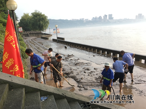 江阳区北城街道：党员身先力行&nbsp;最美滨江重现江阳(图3)