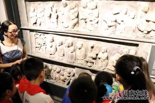 龙马潭区小市街道合道街社区组织青少年参观泸州博物馆(图5)