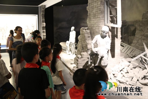 龙马潭区小市街道合道街社区组织青少年参观泸州博物馆(图3)