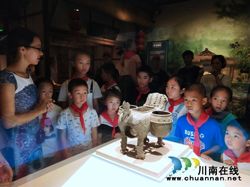龙马潭区小市街道合道街社区组织青少年参观泸州博物馆(图4)