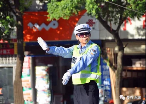 泸州市第二届“为马路天使送清凉”公益倡议书(图2)