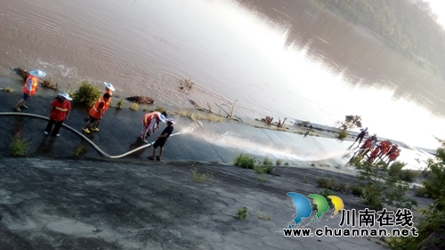 洪峰退去&nbsp;龙马潭区红星街道组织清淤近7000平方米(图1)