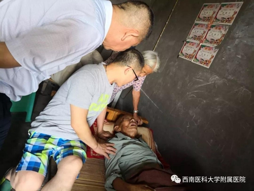 泸州：一通电话一次救助&nbsp;九旬老人转危为安(图3)