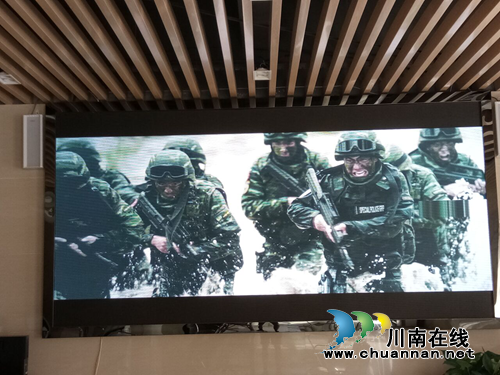 江阳区张坝街道匠心社区积极开展征兵宣传活动(图2)