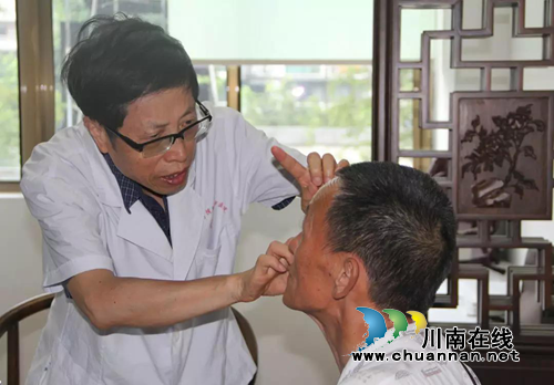 西南医大中医院又添省十大名中医&nbsp;原来是他！(图1)