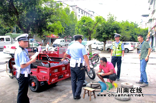 泸州龙马潭：三轮车治理获群众认可(图4)