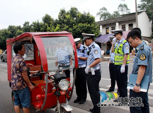 泸州龙马潭：三轮车治理获群众认可(图7)