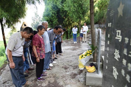 长坪山上访“穷亲”(图8)