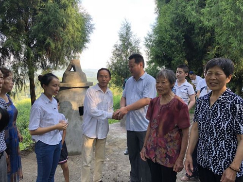 长坪山上访“穷亲”(图9)