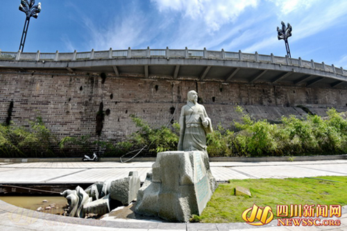 宜宾:苏、黄塑像“文脉律动”今日启动修复(图2) 宜宾:苏、黄塑像“文脉律动”今日启动修复(图2)