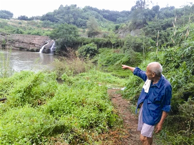 泸州男子带孙辈抓螃蟹 回家途中两人溺亡(图1) 泸州男子带孙辈抓螃蟹 回家途中两人溺亡(图1)