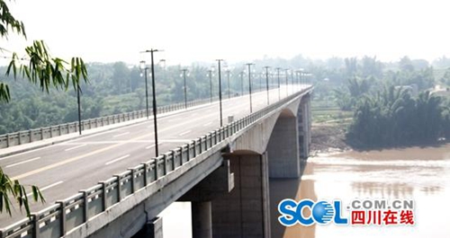 自贡富顺赵化沱江大桥通车&nbsp;两岸轮渡成过去时(图2)