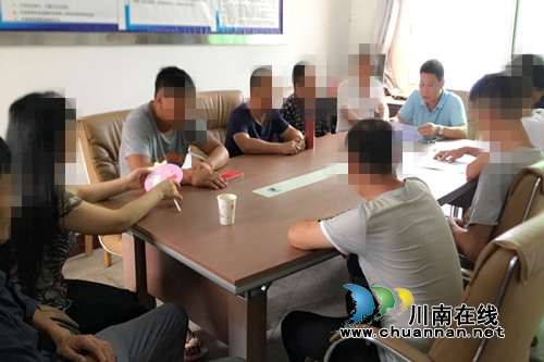 合江县大桥司法所开展宣传平安建设测评工作(图1)