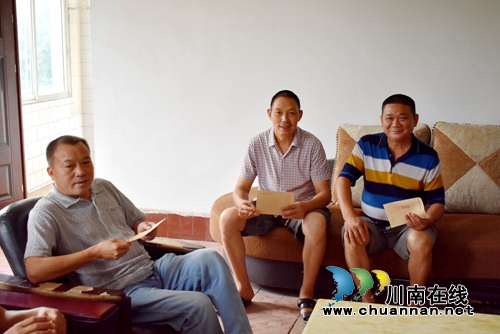 泸县六中开展“八一”慰问活动(图2)