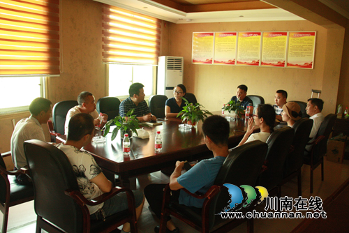 纳溪区棉花坡镇商会开展2018年栋梁工程扶贫助学捐资献爱心公益活动(图1)