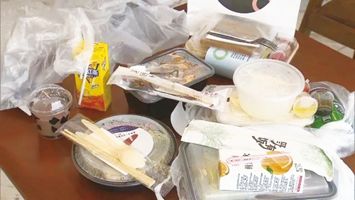 清外卖垃圾以净生态&nbsp;留绿水青山以荫后人(图2)