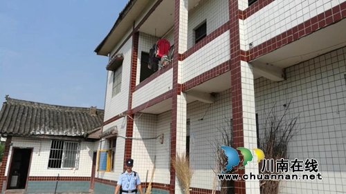 扬言宁可蹲“鸡圈”也不还钱 泸州男被拘15天(图4) 扬言宁可蹲“鸡圈”也不还钱 泸州男被拘15天(图4)