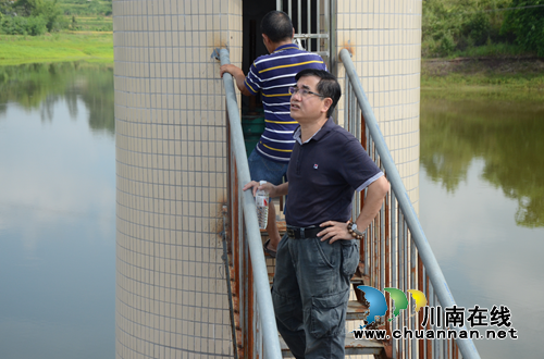省水务厅农水局督查太伏镇水库运行管理工作(图1)