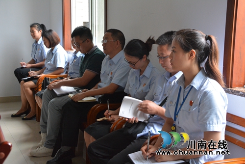 泸州中院院长吴洪汛带队到叙永县调研人民法庭服务乡村振兴工作(图3)