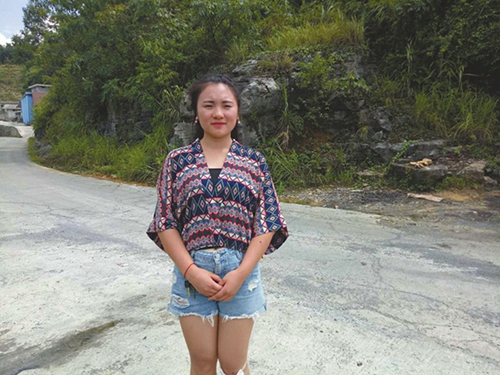 宜宾女孩成村里首个大学生&nbsp;为省钱喝井水充饥(图1)