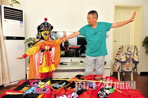 内江5岁女童川剧“变脸”&nbsp;亮相舞台惊艳甜城(图1)