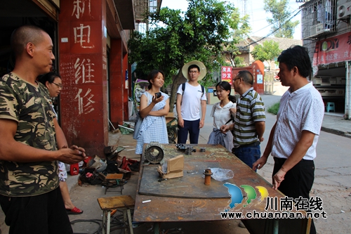 清华大学“机械稻客”支队到泸县调研水稻机收工作(图1)