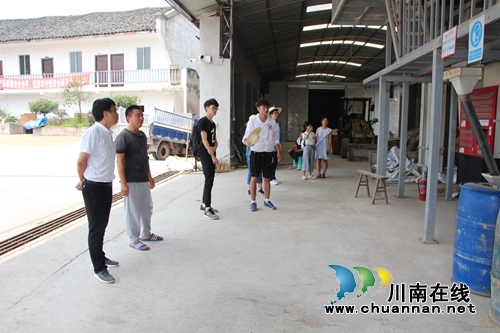 清华大学“机械稻客”支队到泸县调研水稻机收工作(图3)