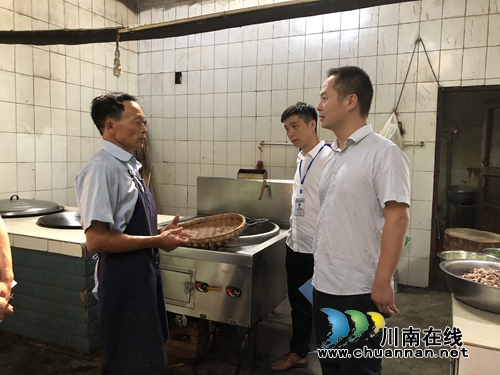 泸县百和镇开展安全检查工作(图3)