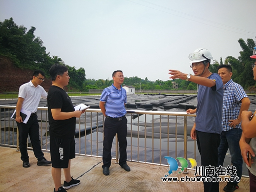 泸县副县长叶仕良率队调研环保工作(图1)