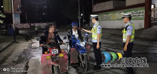 宜宾筠连交警大队强力出击整治乡镇交通秩序(图1)