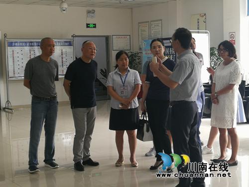 四川省工商局莅临纳溪政务中心调研“一窗通”工作(图1)