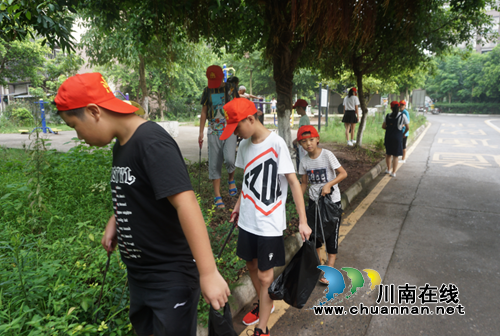 江阳区张坝街道彭湾社区组织开展青少年志愿服务活动(图1) 江阳区张坝街道彭湾社区组织开展青少年志愿服务活动(图1)