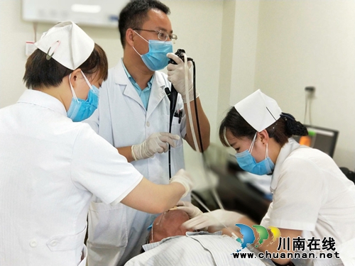 一颗枇杷核卡喉两个月，后果竟然……(图2)