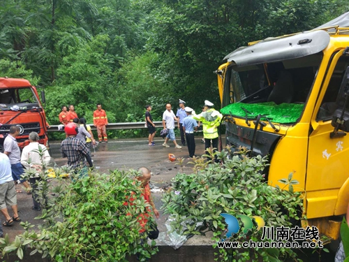 宜宾筠连交警大队扎实做好汛期道路交通巡查工作(图2)