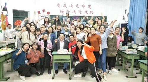 泸州建校洪林:我和我的58个“兵”(图1) 泸州建校洪林:我和我的58个“兵”(图1)