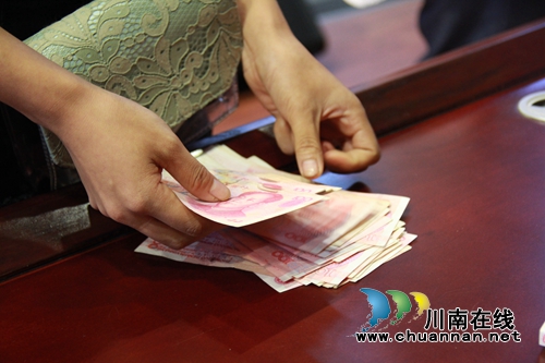 龙马潭区举行年栋梁工程扶贫助学金发放仪式(图6)